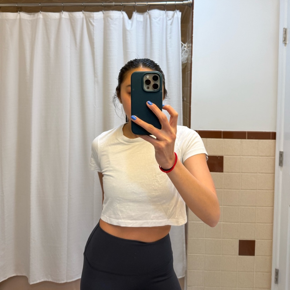 cropped white tee shirt